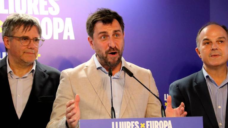 Toni Comín, junto con el expresidente catalán Carles Puigdemont y el exconseller, Jordi Turull, en una imagen de archivo de la campaña de las últimas elecciones europeas. FOTO: ACN