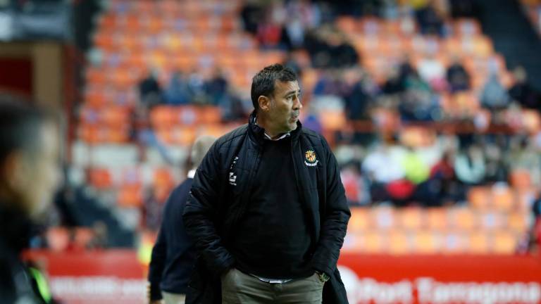 Raül Agné ha sido el último entrenador en comenzar y acabar un curso en el banquillo del Nou Estadi. Foto: Pere Ferré