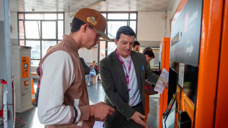 Imagen de un trabajador de Renfe. Foto: Marc Bosch