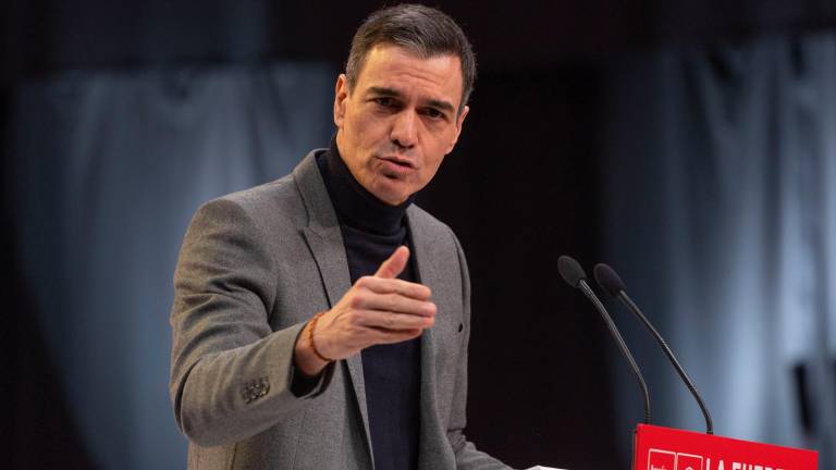 El secretario general del PSOE y presidente del Gobierno, Pedro Sánchez, durante su intervención en la clausura este domingo en Zaragoza del congreso general del partido en Aragón. Foto: EFE