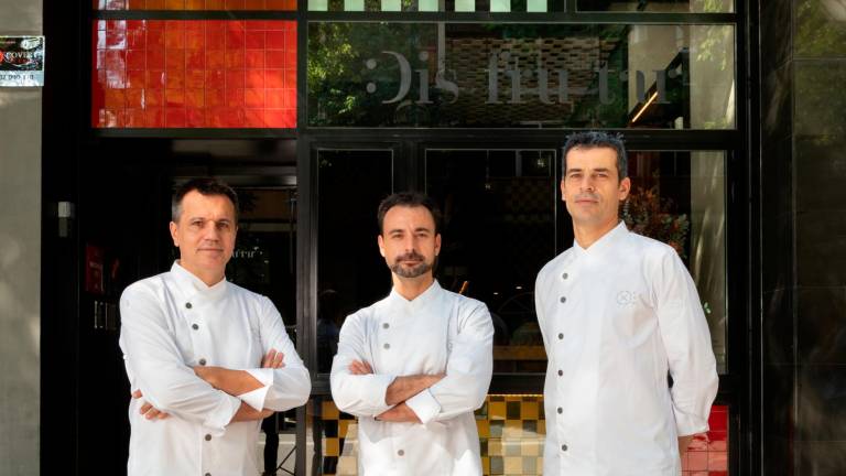Oriol Castro, Eduard Xatruch y Mateu Casañas, chefs del restaurante Disfrutar. FOTO: joan valera