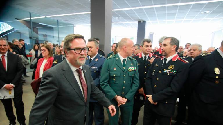 Santiago Castellà dirigiéndose a la toma de posesión en el cargo como nuevo subdelegado del Gobierno. Foto: Àngel Ullate