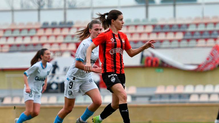 Cristina Becerra cuelga las botas este curso tras una carrera espectacular en la que se ha dedicado en cuerpo y alma al fútbol. Foto: Xavi Guix/Fundació Futbol Base Reus