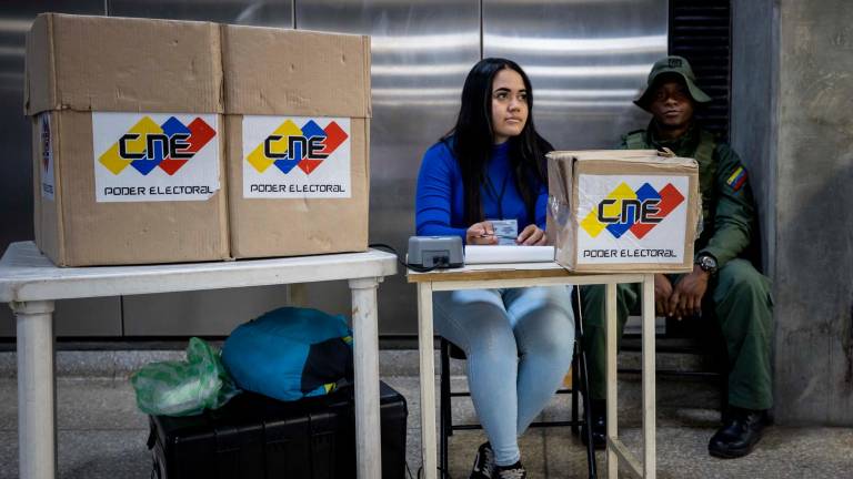 Además del líder chavista, también compite en estos comicios el exembajador Edmundo González Urrutia, quien lidera las encuestas