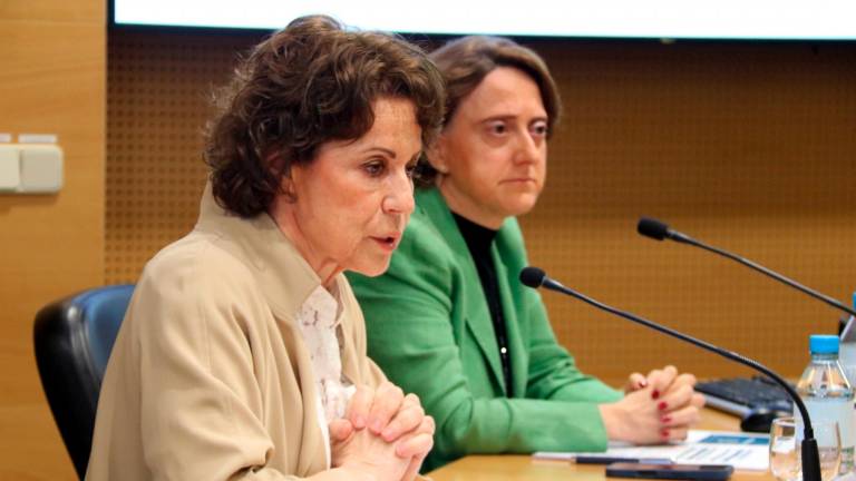 La directora general de la Agencia Tributaria, Soledad Fernández, y la directora del departamento de gestión tributaria, Rosa María Prieto. Foto: ACN