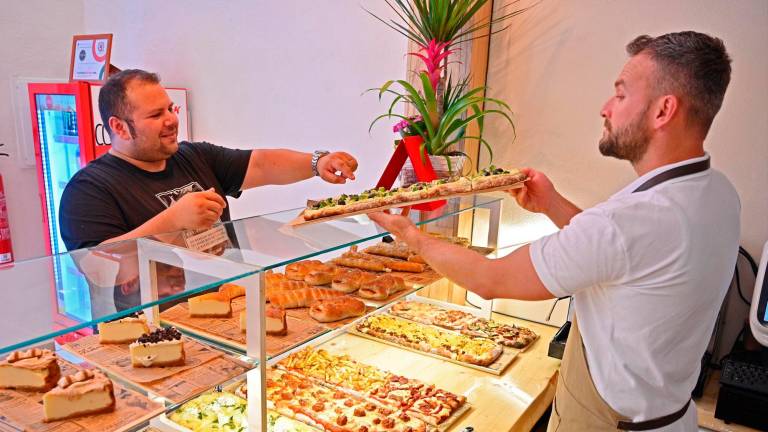 Una nueva pizzería, Come va?, se inauguró a principios de este mes en el Raval de Robuster. Foto: Alfredo González