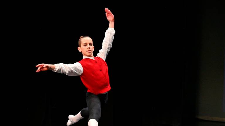 A sus trece años, Xavi es bailarín de danza clásica, contemporánea y española. FOTO: ALFREDO GONZÁLEZ