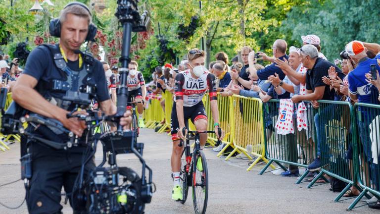 Tadej Pogacar busca desde hoy su tercer Tour de Francia de manera consecutiva. Foto: EFE