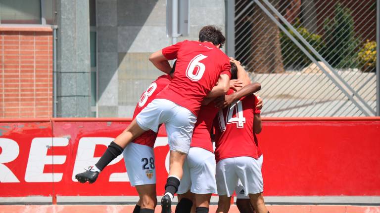 La celebración del 1-0 de Barragán. Foto: Guillem Pasano/Pobla