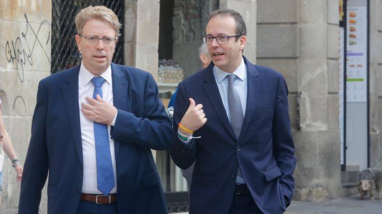 Ferran Bel junto a Marc Solsona, ambos del PDeCAT. FOTO: EFE