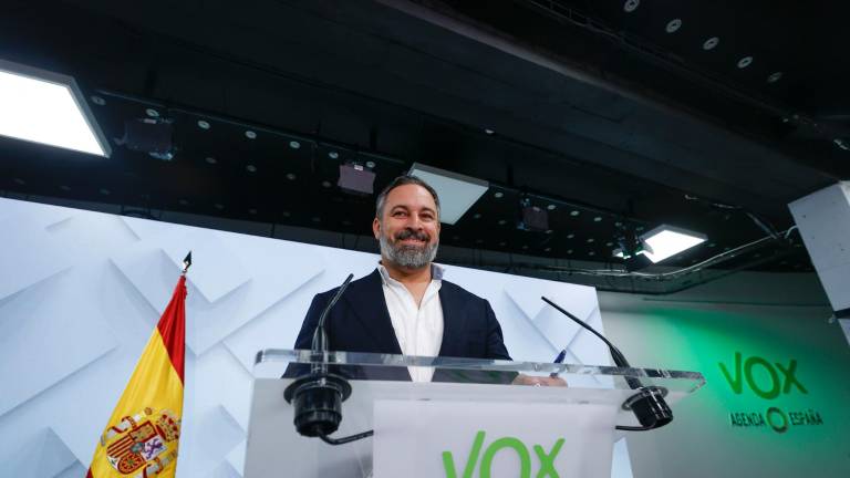 El líder de Vox, Santiago Abascal, da una rueda de prensa tras la reunión del Comité de Acción Política del partido. Foto: EFE/ Javier Lizón