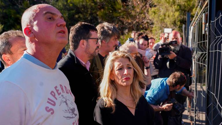 La vicepresidenta tercera y ministra de Trabajo, Yolanda Díaz, en las inmediaciones de la mina de Cerredo. Foto: EFE