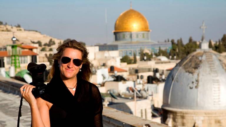 $!La fotógrafa Kris Ubach en Jerusalén. FOTO: KRIS UBACH