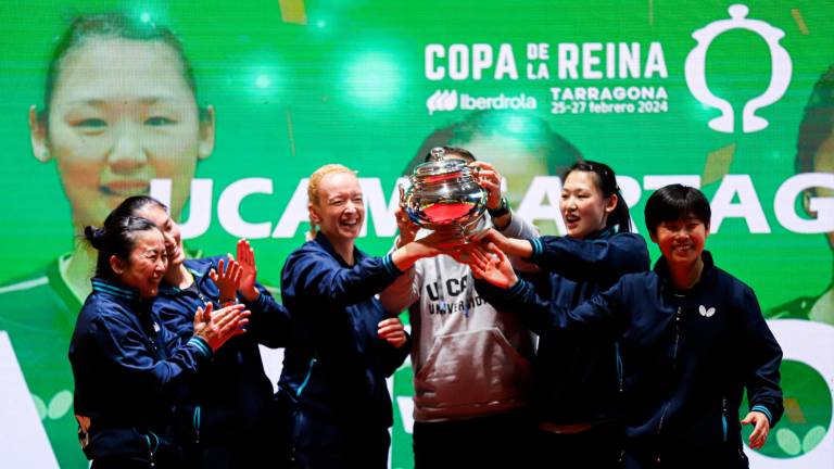 Las jugadoras del UCAM Cartagena conquistan en Tarragona su 18º título de la Copa de la Reina. Foto: RFETM
