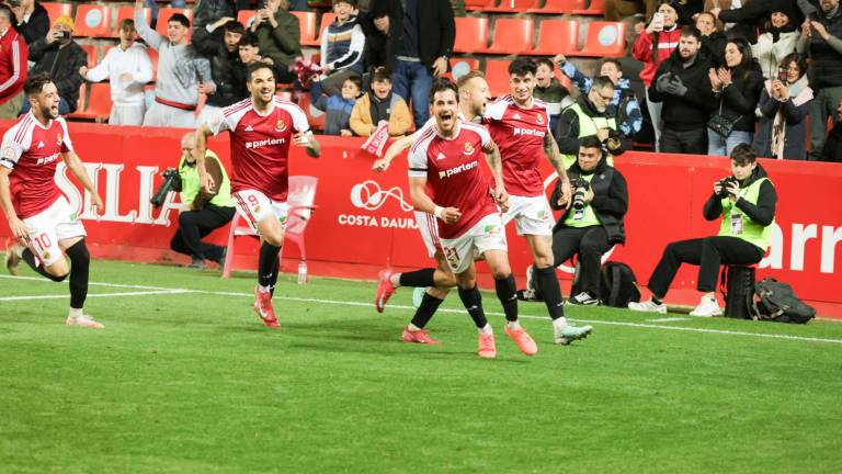 Joan Oriol celebra su tanto conseguido ante el Barça Atlètic en el Nou Estadi Costa Daurada. foto: àngel ullate