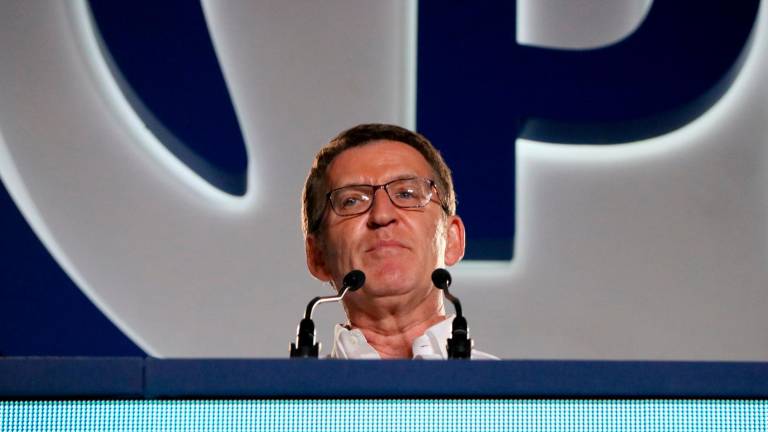 El presidente de los populares ha saludado a los simpatizantes acompañado por su Comité de Dirección. Foto: EFE