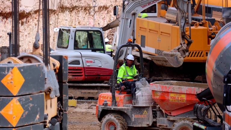 Imagen de un trabajador de la obra. Foto: ACN