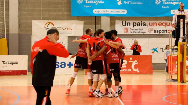 Los jugadores de SPiSP celebran un punto conseguido en un partido disputado durante esta temporada. Foto: Alba Mariné