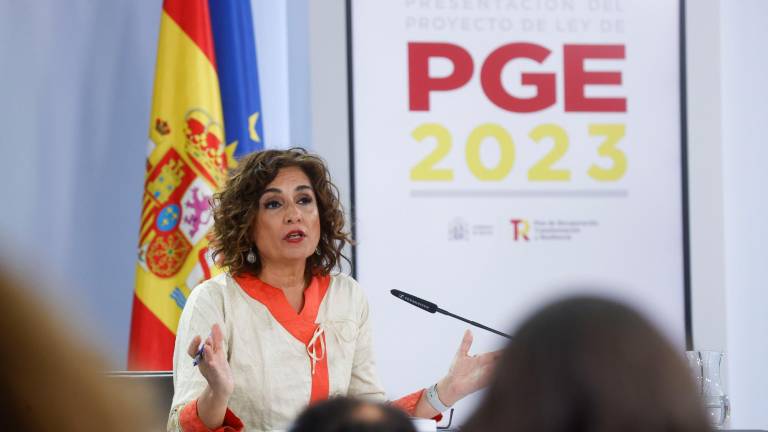 La ministra de Hacienda, María Jesús Montero, durante la rueda de prensa tras el Consejo de Ministros celebrado este martes en La Moncloa. Foto: EFE