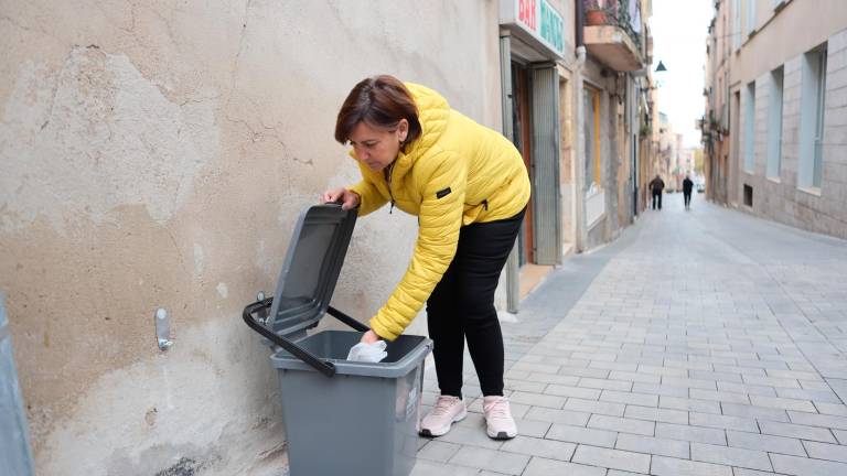 En apenas una semana, los vecinos de Castellvell ya se han habituado al sistema. foto: alba mariné