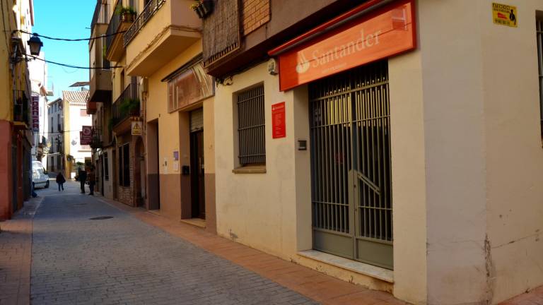La oficina del Banco Santander fue la última que cerró en Cornudella, a finales de 2021. FOTO: M.P./DT