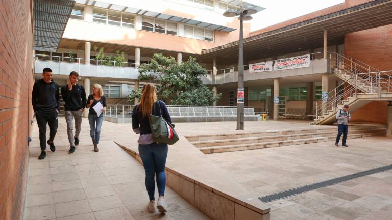 Facultat de Medicina i Ciències de la Salut del Campus Reus Centre de la URV. Foto: Alba Mariné