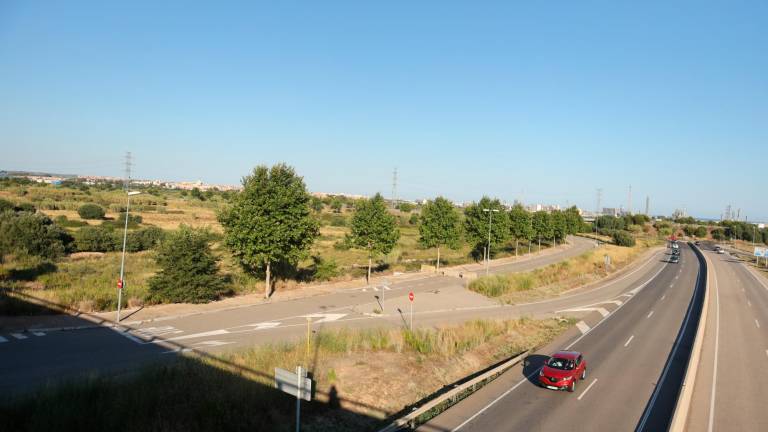 Los terrenos del sector H12-Mas Sunyer se encuentran junto al tramo final de la autovía de Bellissens. Foto: Alba Mariné/DT