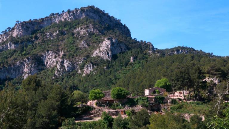 El núcleo deshabitado de la Masia de Castelló, en el término de Vandellòs y l’Hospitalet de l’Infant. Foto: ACN