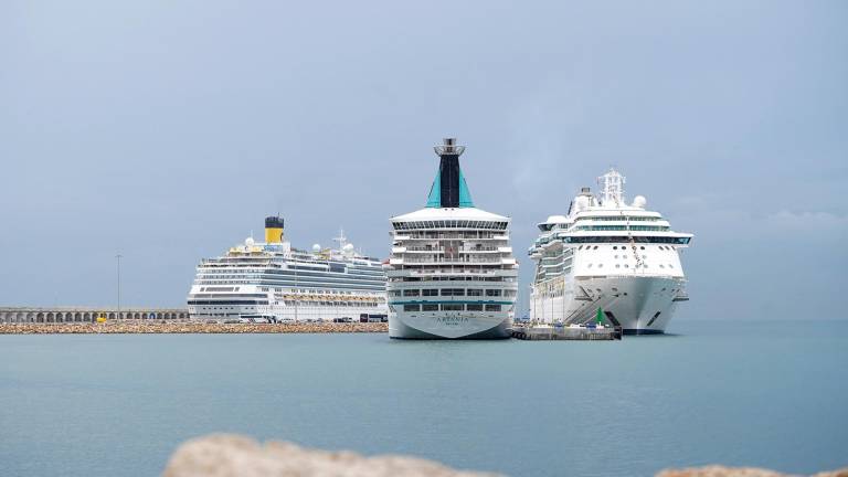 Cruceros atracados en el Port de Tarragona. Foto: ACN