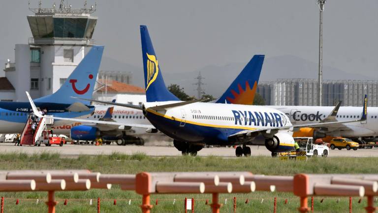 Un avión de Ryanair en las instalaciones de la capital del Baix Camp. Foto: Alfredo González