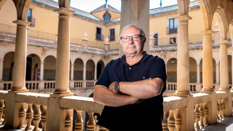 Miquel Àngel Pradilla fotografiat a l’Institut d’Estudis Catalans. Foto: Hugo Fernández Alcaraz