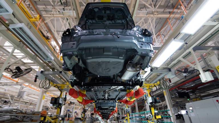 La producción de vehículos continúa recuperándose y crece un 19,7% en febrero