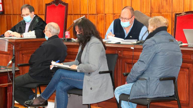 Jean Luc (a la dreta), durant el judici a l’Audiència Provincial. Foto: ACN