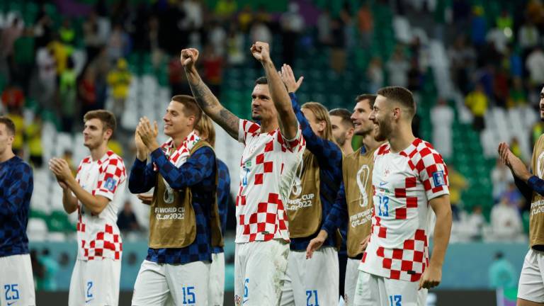 Los croatas agradecieron el apoyo de su afición. FOTO: EFE