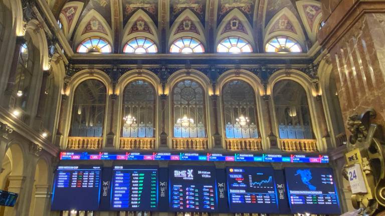 Las Bolsas europeas, entre ellasel Ibex 35 español, han sufrido el arreón bajista de Wall Street. FOTO: efe