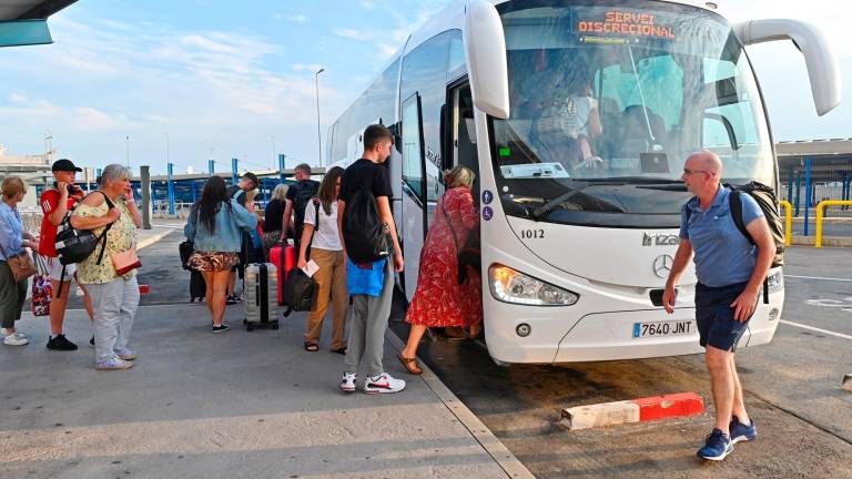 Coger un bus en el Aeropuerto de Reus es misión complicada