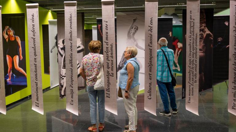 La exposición se puede visitar en el vestíbulo del Campus Extens de la URV. Foto: Joan Revillas