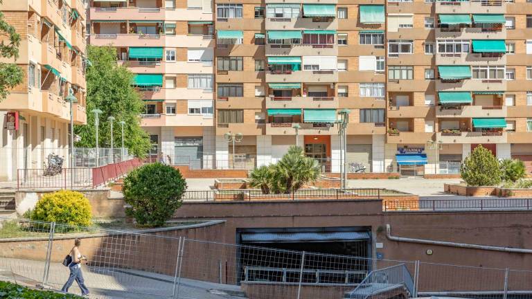 La reforma de la plaza está a punto de arrancar de forma definitiva. foto: Àngel Ullate