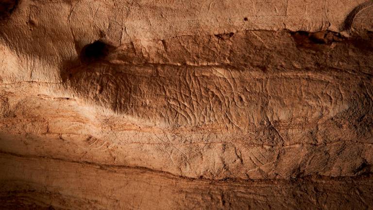 $!Descubren grabados prehistóricos en una cueva subterránea de La Febró