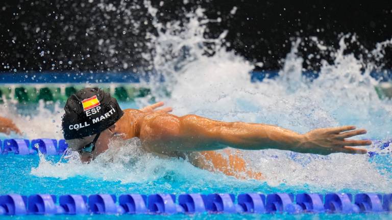 Carles Coll finalizó en octava posición de su serie en los 200 metros estilos. Foto: EFE/Hiroshi Yamamura