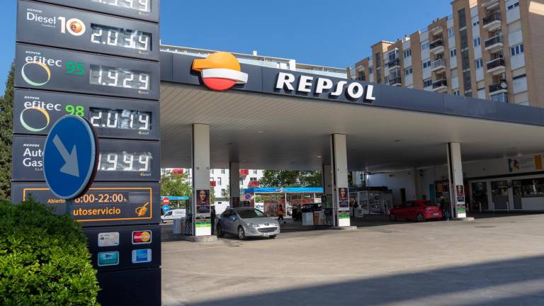 Sigue subiendo el precio de la gasolina. Foto: Efe