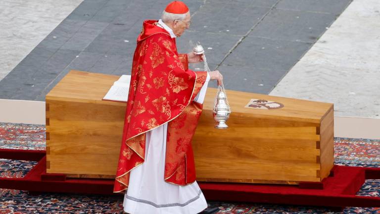 Benedicto XVI ha recibido hoy el último adiós. Foto: EFE