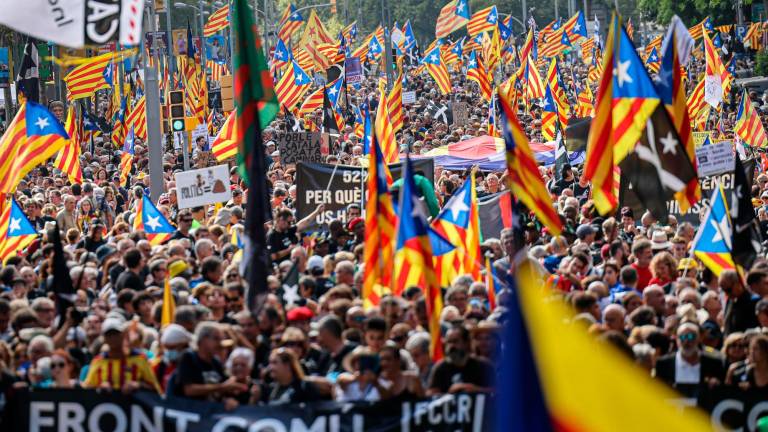 Miles de personas en la manifestación de Barcelona. Foto: ACN