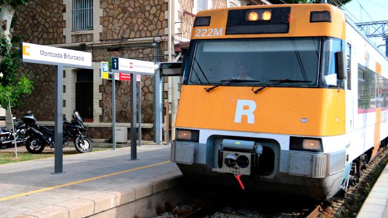 Imagen de un tren de Rodalies de la R3 en la estación de Montcada Bifurcació. Foto: ACN