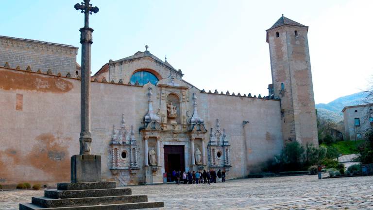 Façana de l’església del monestir de Poblet. Foto: ACN