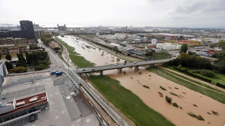 Estado del rio Francolí este lunes por la mañana. Foto: Marc Bosch
