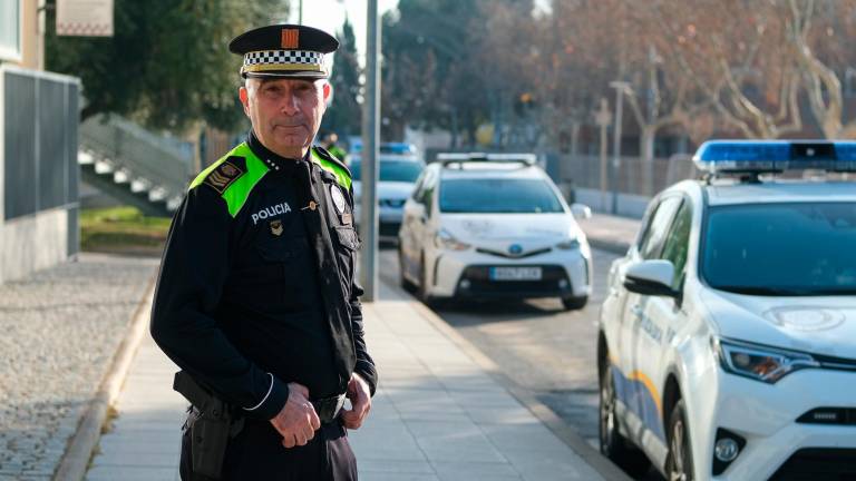 El subinspector de la Policía Local de Cambrils, Josep Muñoz, dejará sus funciones como máximo responsable este verano. FOTO: Fabián Acidres