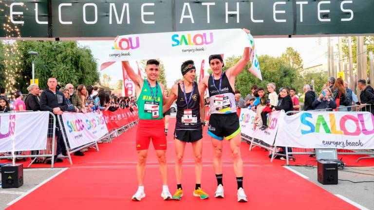 Podio de los 10k en la categoría masculina. Foto: Àngel Ullate