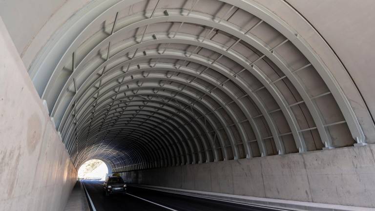 Detall de tot el reforçament de l’estructura a l’interior del túnel. foto: joan revillas