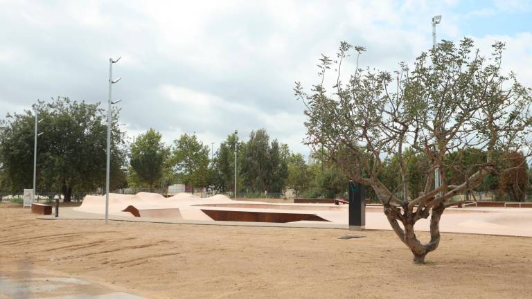 El ‘skatepark’ está prácticamente listo y la previsión es que sea inaugurado este mes de septiembre. FOTO: Alba Mariné